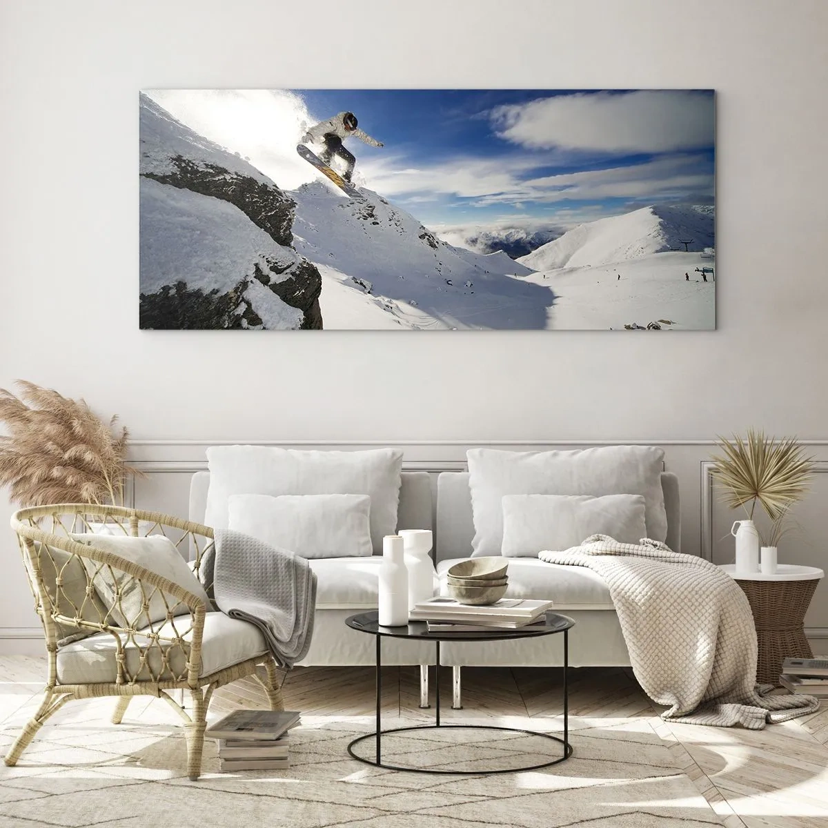 Cuadro sobre vidrio - Impresiones sobre Vidrio - Un snowboarder salta desde un acantilado con montañas cubiertas de nieve al fondo. - 160x50cm - Libertad sin fronteras - Decoración de pared moderna para salón y dormitorio ARTTOR