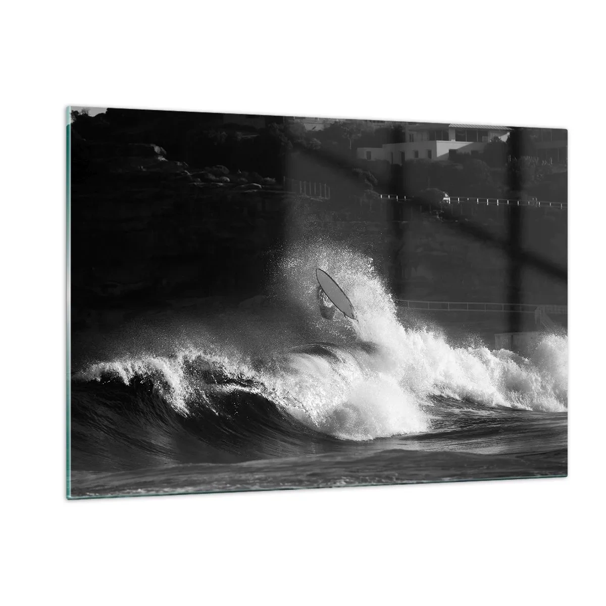 Cuadro sobre vidrio - Impresiones sobre Vidrio - Un surfista montando una ola capturado en una fotografía en blanco y negro. - 120x80cm - Desafío aceptado - Decoración de pared moderna para salón y dormitorio ARTTOR