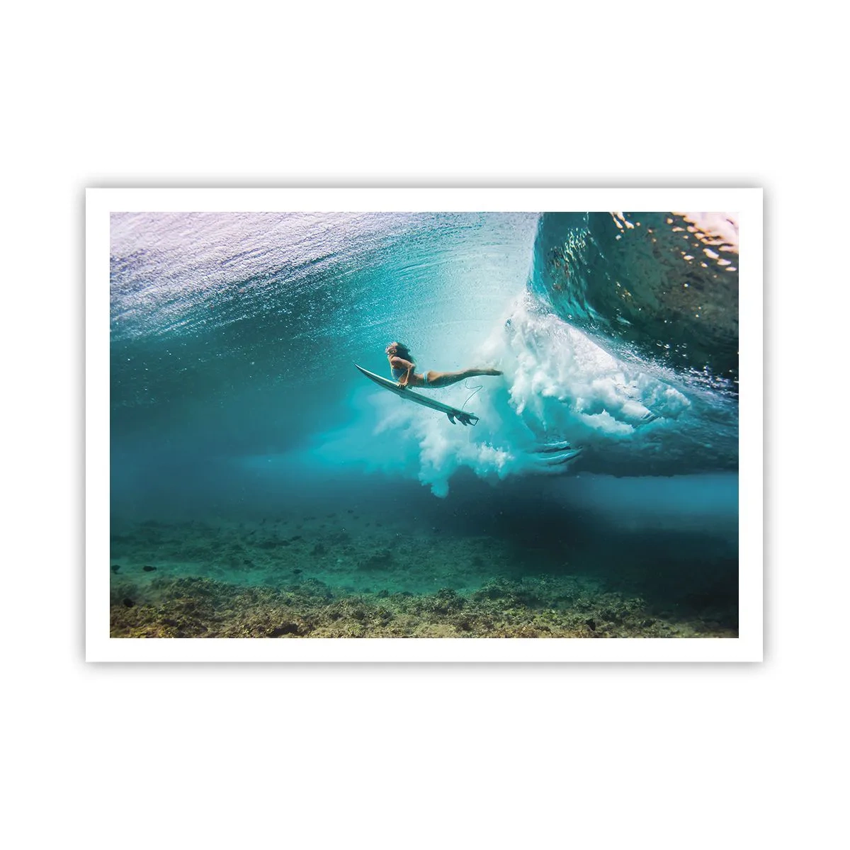 Póster - Surfista bajo una ola en el agua azul del océano - 100x70cm - Mundo submarino - Decoración de pared moderna para salón y dormitorio ARTTOR