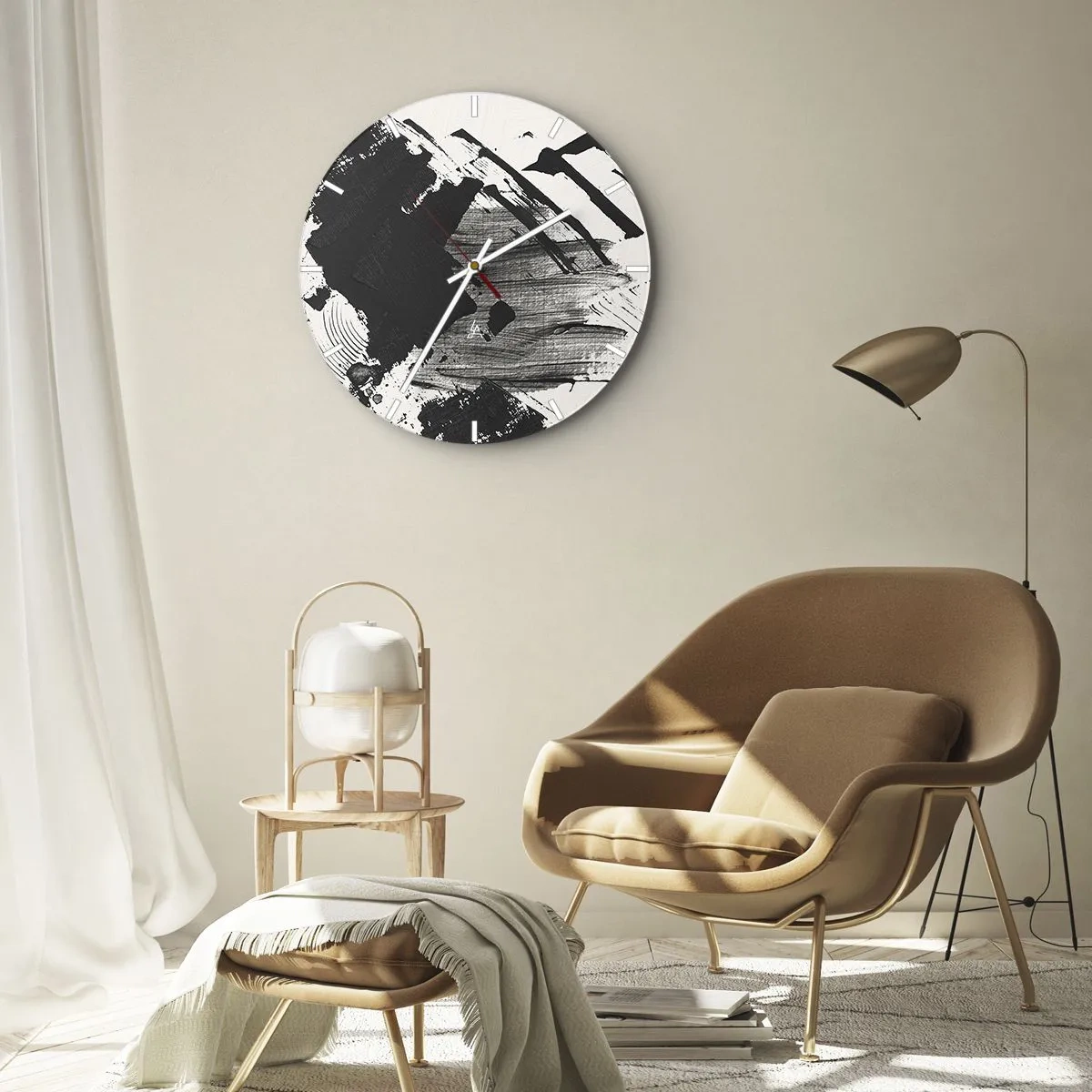 Reloj de pared - Reloj de vidrio - Abstracción dinámica en blanco y negro con trazos amplios. - 30x30cm - Abstracción: la expresión del negro - Decoración de pared moderna para salón, cocina y dormitorio ARTTOR