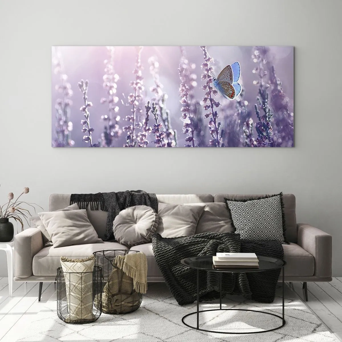 Cuadro sobre vidrio - Impresiones sobre Vidrio - Una mariposa sobre lavanda en flor a la luz de la mañana. - 160x50cm - El beso de una mariposa - Decoración de pared moderna para salón y dormitorio ARTTOR