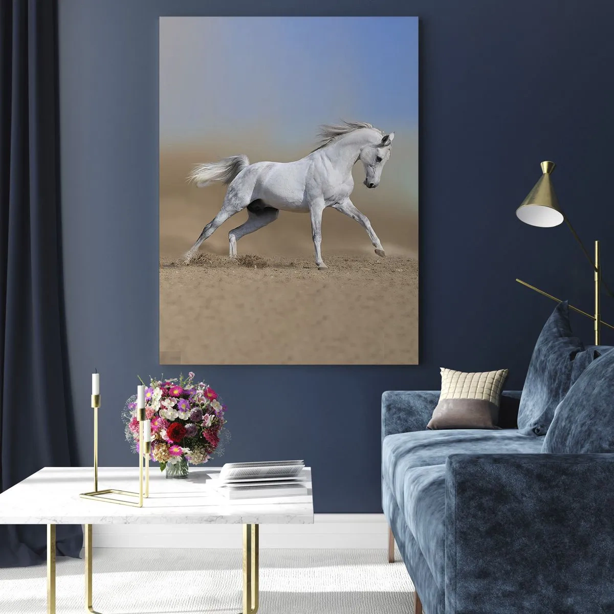 Cuadro sobre vidrio - Impresiones sobre Vidrio - Un caballo blanco galopando a través de un paisaje desértico. - 70x100cm - El más bello cuento de hadas árabe - Decoración de pared moderna para salón y dormitorio ARTTOR