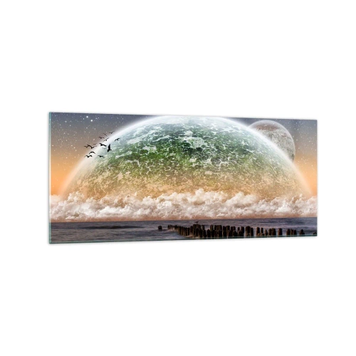 Cuadro sobre vidrio - Impresiones sobre Vidrio - Un paisaje fantástico con un gran planeta sobre el mar y un muelle de madera. - 120x50cm - Y el mundo emergió del agua - Decoración de pared moderna para salón y dormitorio ARTTOR