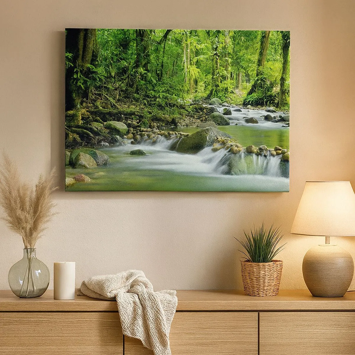 Cuadro sobre lienzo - Impresión de Imagen - Un arroyo en un exuberante bosque tropical. - 70x50cm - Flotar en un mar de verde - Decoración de pared moderna para salón y dormitorio ARTTOR