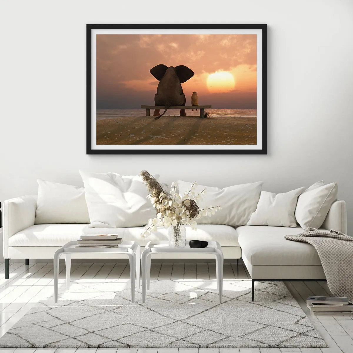 Póster en marco negro - Un elefante y un perro están sentados en un banco en la playa durante el atardecer. - 100x70cm - Es bueno estar en silencio juntos - Decoración de pared moderna para salón y dormitorio ARTTOR