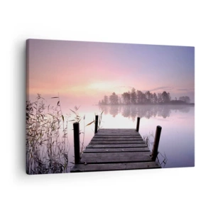 Cuadro sobre lienzo - Impresión de Imagen - Un embarcadero junto al lago al amanecer con niebla y un cielo pastel. - 70x50cm - De la niebla lila... - Decoración de pared moderna para salón y dormitorio ARTTOR