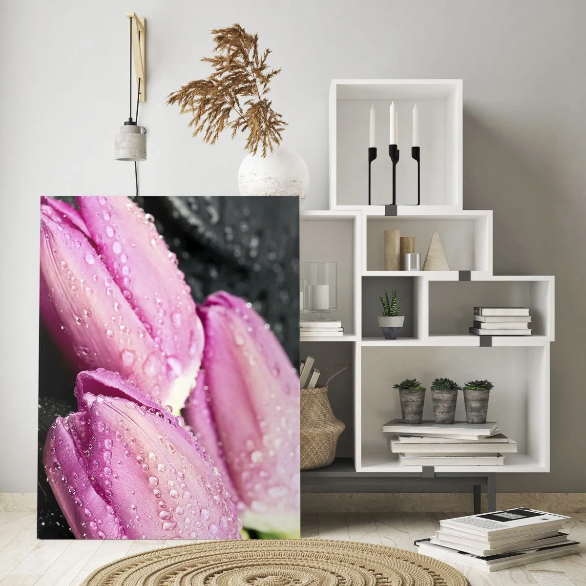 Cuadro sobre vidrio - Impresiones sobre Vidrio - Tres tulipanes rosas cubiertos de gotas de agua sobre un fondo negro. - 50x70cm - Lilas sobre piedra negra - Decoración de pared moderna para salón y dormitorio ARTTOR