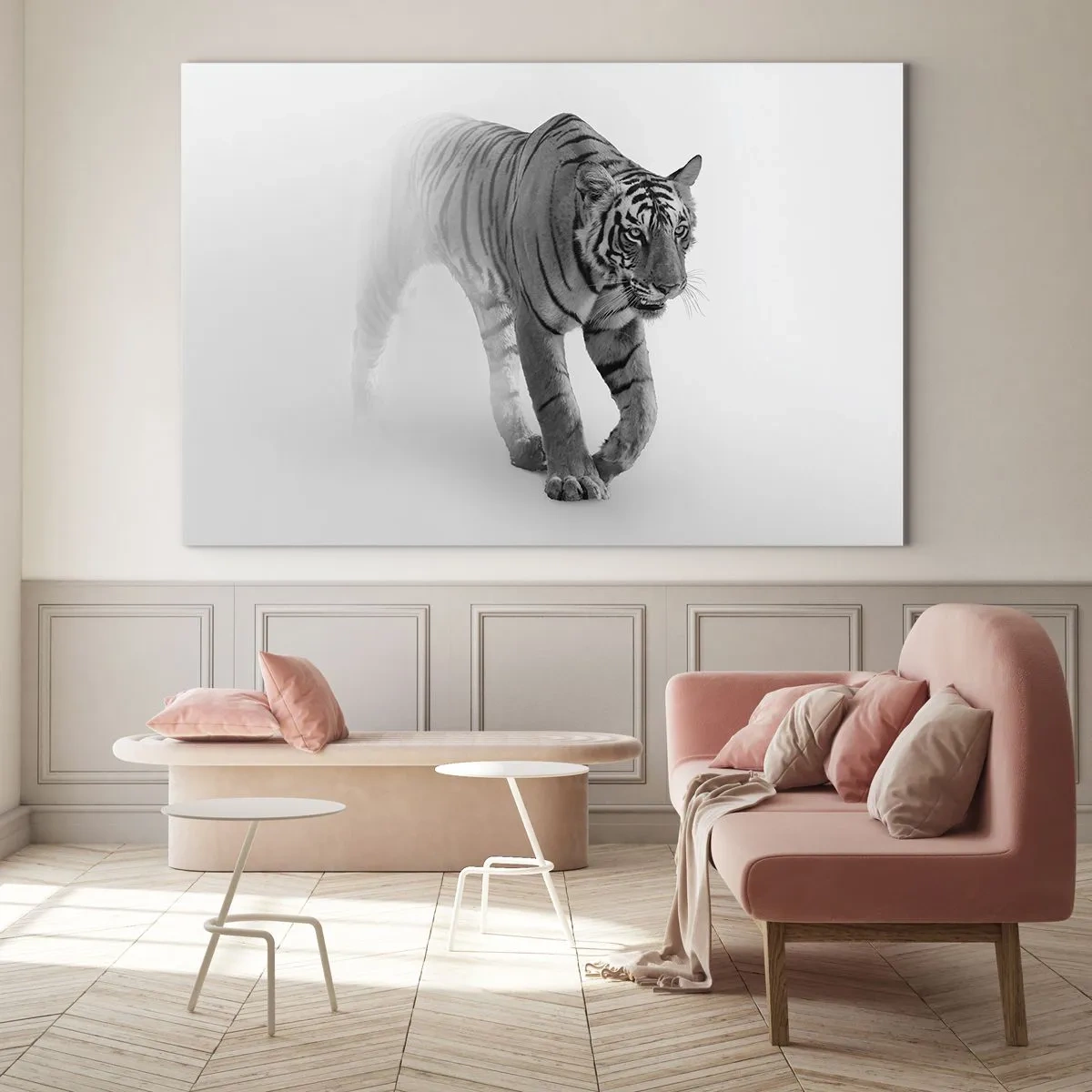 Cuadro sobre vidrio - Impresiones sobre Vidrio - Un tigre caminando a través de la niebla, con un sutil desenfoque en el fondo. - 120x80cm - Siempre alerta entre la niebla - Decoración de pared moderna para salón y dormitorio ARTTOR