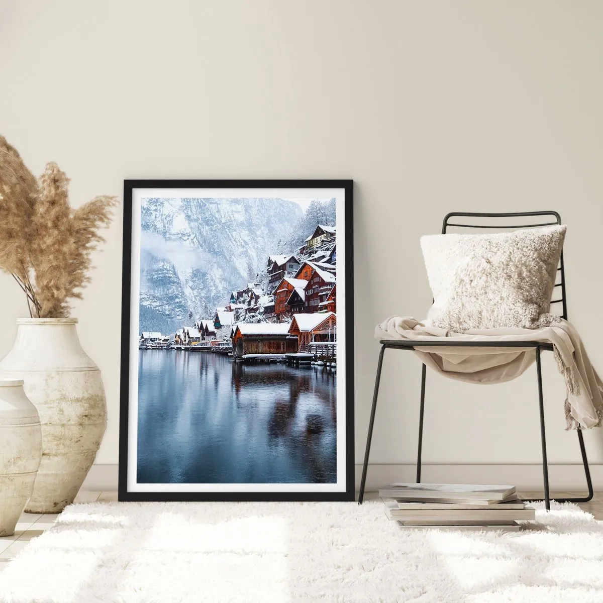 Póster en marco negro - Paisaje invernal de un pueblo de montaña junto al lago - 50x70cm - En un decorado de invierno - Decoración de pared moderna para salón y dormitorio ARTTOR