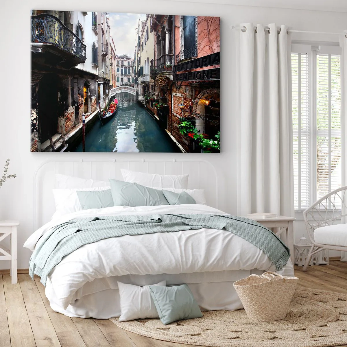 Cuadro sobre lienzo - Impresión de Imagen - Un canal en Venecia con una góndola y edificios históricos. - 70x50cm - Paisaje veneciano con góndola y puente - Decoración de pared moderna para salón y dormitorio ARTTOR
