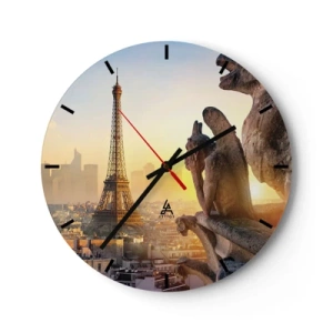 Reloj de pared - Reloj de vidrio - Panorama de la ciudad al atardecer con vista a la torre y esculturas. - 30x30cm - Ha cambiado tanto la ciudad... - Decoración de pared moderna para salón, cocina y dormitorio ARTTOR