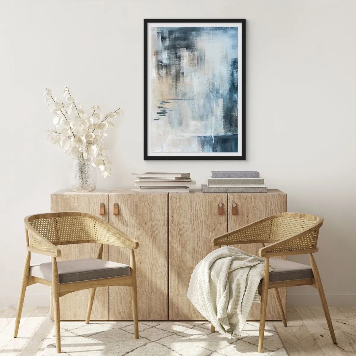 Póster en marco negro - Detrás de un velo azul - 70x100 cm