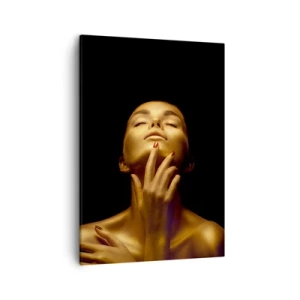 Cuadro sobre lienzo - Impresión de Imagen - Retrato de una mujer con un brillo dorado sobre un fondo negro. - 50x70cm - Como seda dorada - Decoración de pared moderna para salón y dormitorio ARTTOR