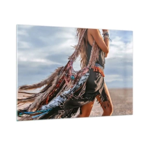 Cuadro sobre vidrio - Impresiones sobre Vidrio - Mujer de estilo boho con plumas y adornos sobre un fondo desértico. - 100x70cm - La chamana - Decoración de pared moderna para salón y dormitorio ARTTOR