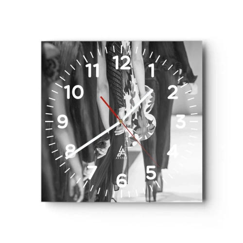 Reloj de pared - Reloj de vidrio - Un desfile con estilo - 30x30 cm