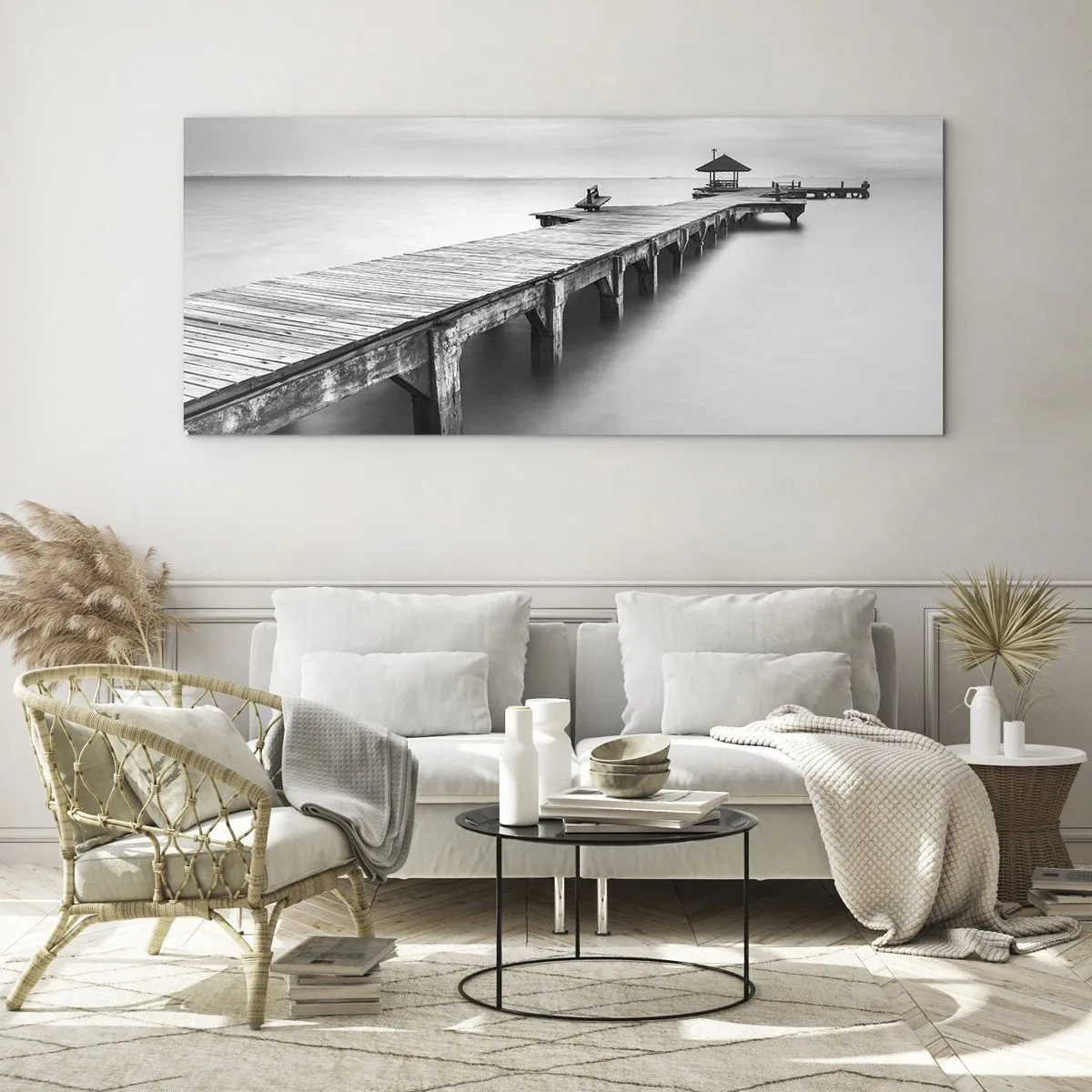 Cuadro sobre vidrio - Impresiones sobre Vidrio - Una vista en blanco y negro de un muelle de madera sobre aguas tranquilas. - 140x50cm - Lejos - Decoración de pared moderna para salón y dormitorio ARTTOR