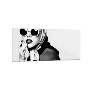 Cuadro sobre vidrio - Impresiones sobre Vidrio - Retrato en blanco y negro de una mujer con gafas y pañuelo en la cabeza. - 120x50cm - Saludos desde los años 60 - Decoración de pared moderna para salón y dormitorio ARTTOR