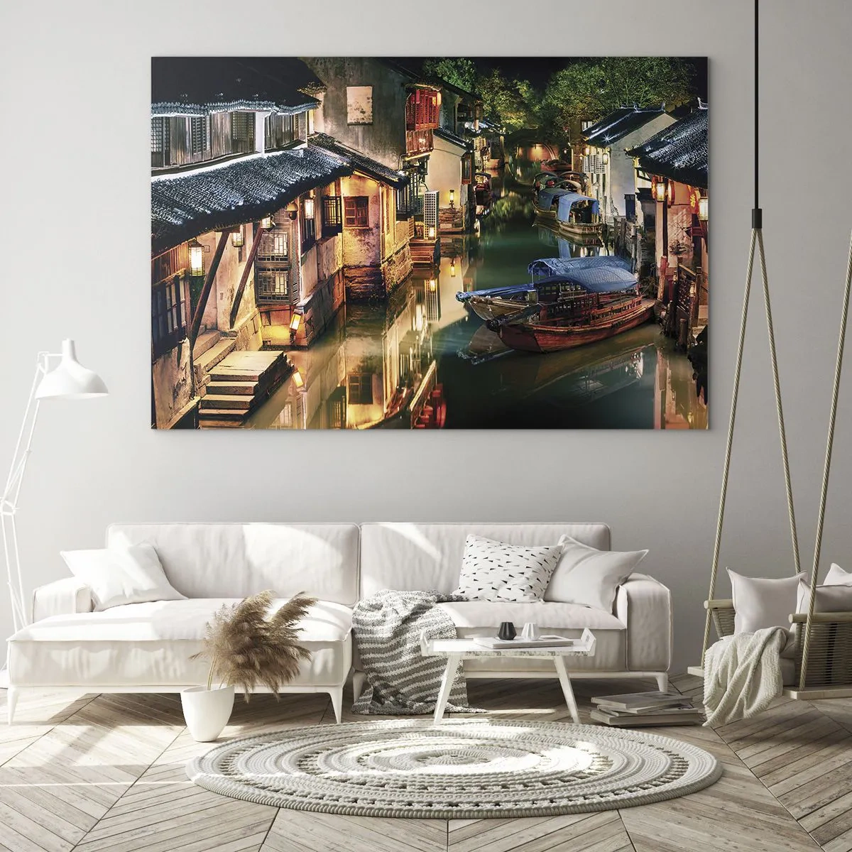 Cuadro sobre vidrio - Impresiones sobre Vidrio - Calle china de noche con barcos y luces a lo largo del canal. - 70x50cm - Noche en una calle china - Decoración de pared moderna para salón y dormitorio ARTTOR