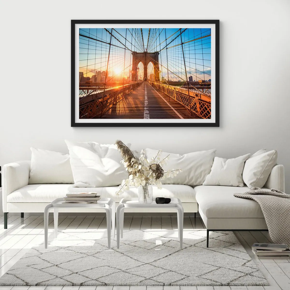 Póster en marco negro - El puente a la luz del sol poniente con vistas a la ciudad. - 70x50cm - En el puente dorado - Decoración de pared moderna para salón y dormitorio ARTTOR