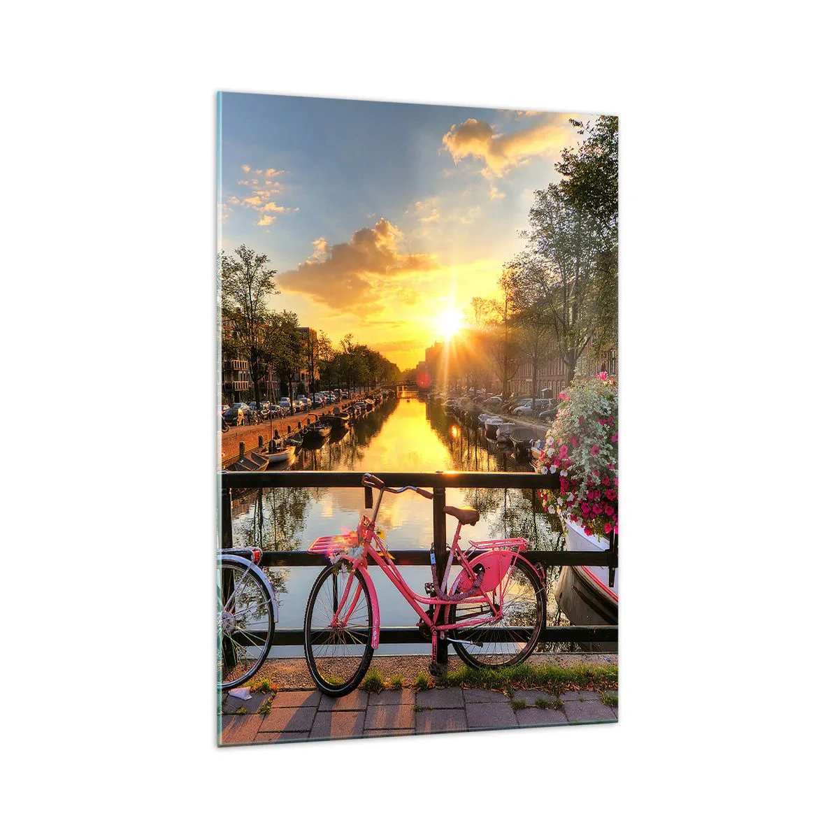 Cuadro sobre vidrio - Impresiones sobre Vidrio - Bicicletas en un puente bajo el resplandor del sol poniente. - 70x100cm - Mañana de primavera en Ámsterdam - Decoración de pared moderna para salón y dormitorio ARTTOR