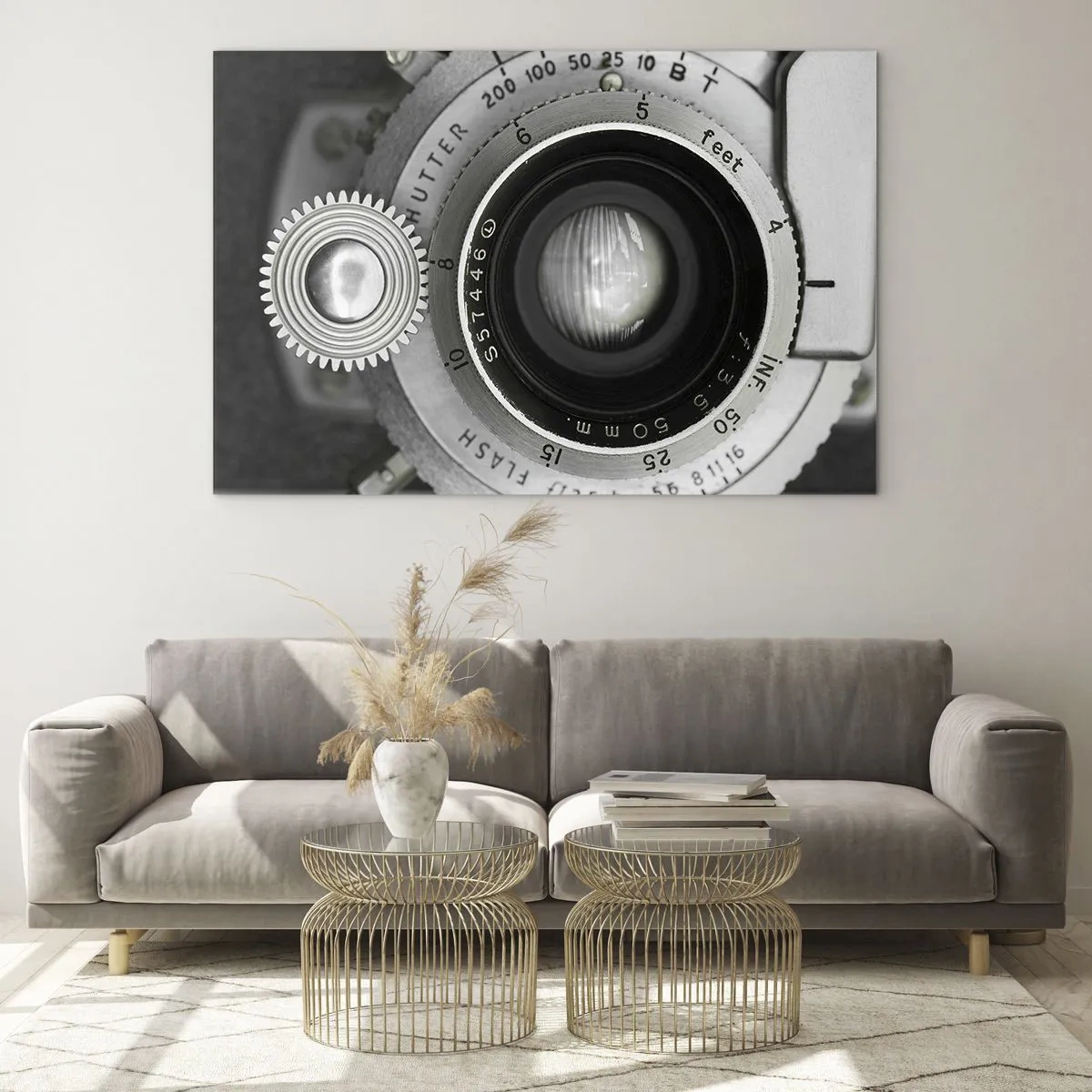 Cuadro sobre vidrio - Impresiones sobre Vidrio - Un primer plano de una lente de cámara antigua, llena de nostalgia y atmósfera vintage. - 120x80cm - Una historia de Hollywood - Decoración de pared moderna para salón y dormitorio ARTTOR