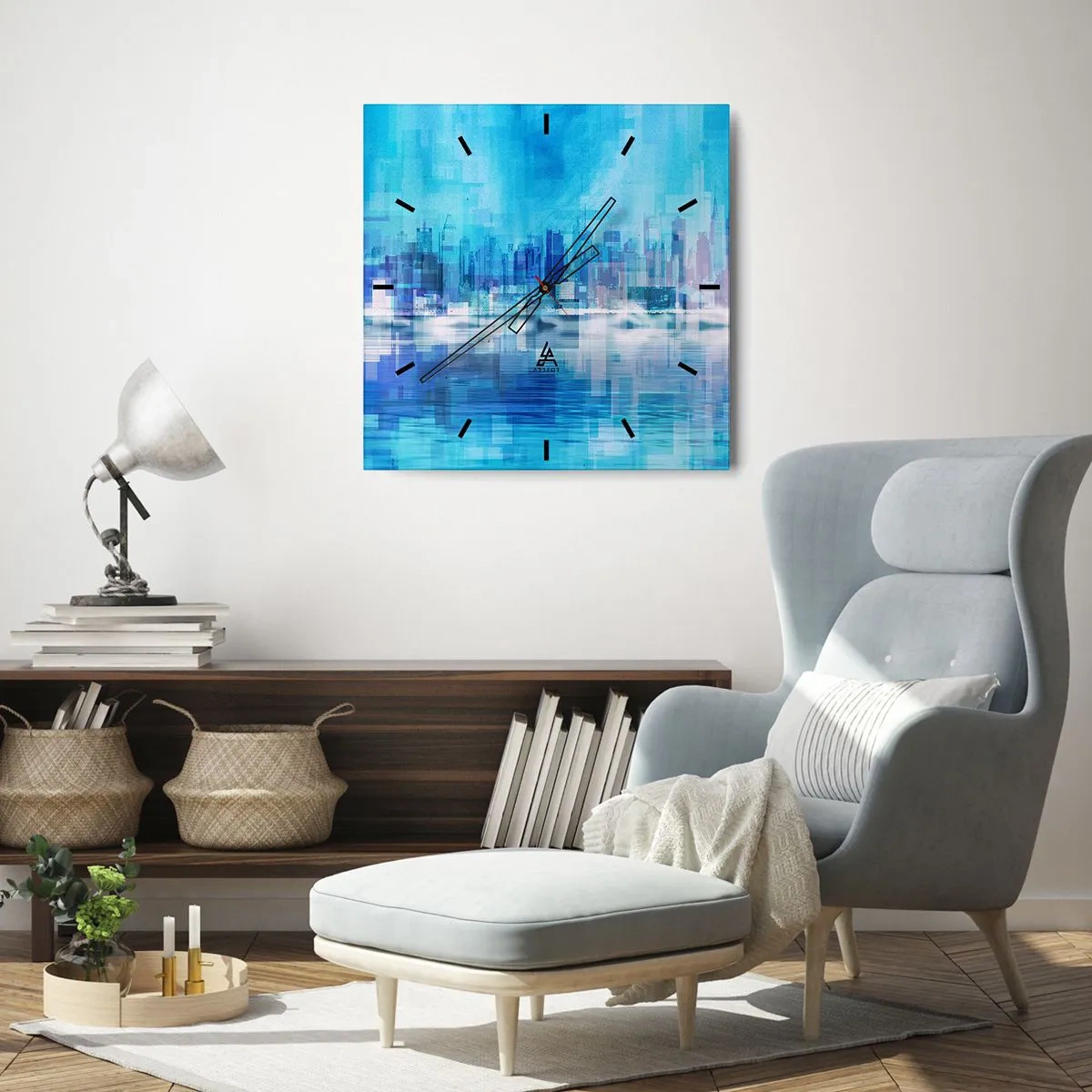 Reloj de pared - Reloj de vidrio - Panorama abstracto de la ciudad en tonos azules - 30x30cm - La urbe azul - Decoración de pared moderna para salón y dormitorio ARTTOR