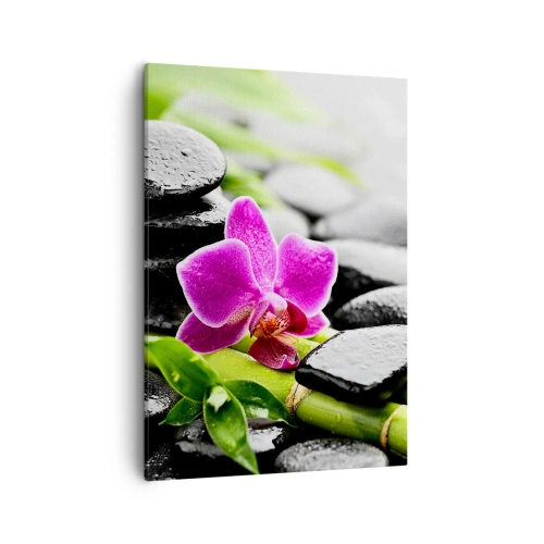 Cuadro sobre lienzo - Impresión de Imagen - Orquídea morada, piedras negras y bambú en una composición tranquila. - 50x70cm - En equilibrio pacífico - Decoración de pared moderna para salón y dormitorio ARTTOR