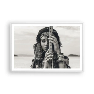 Póster en marco blanco - La música propia de Oriente - 91x61 cm