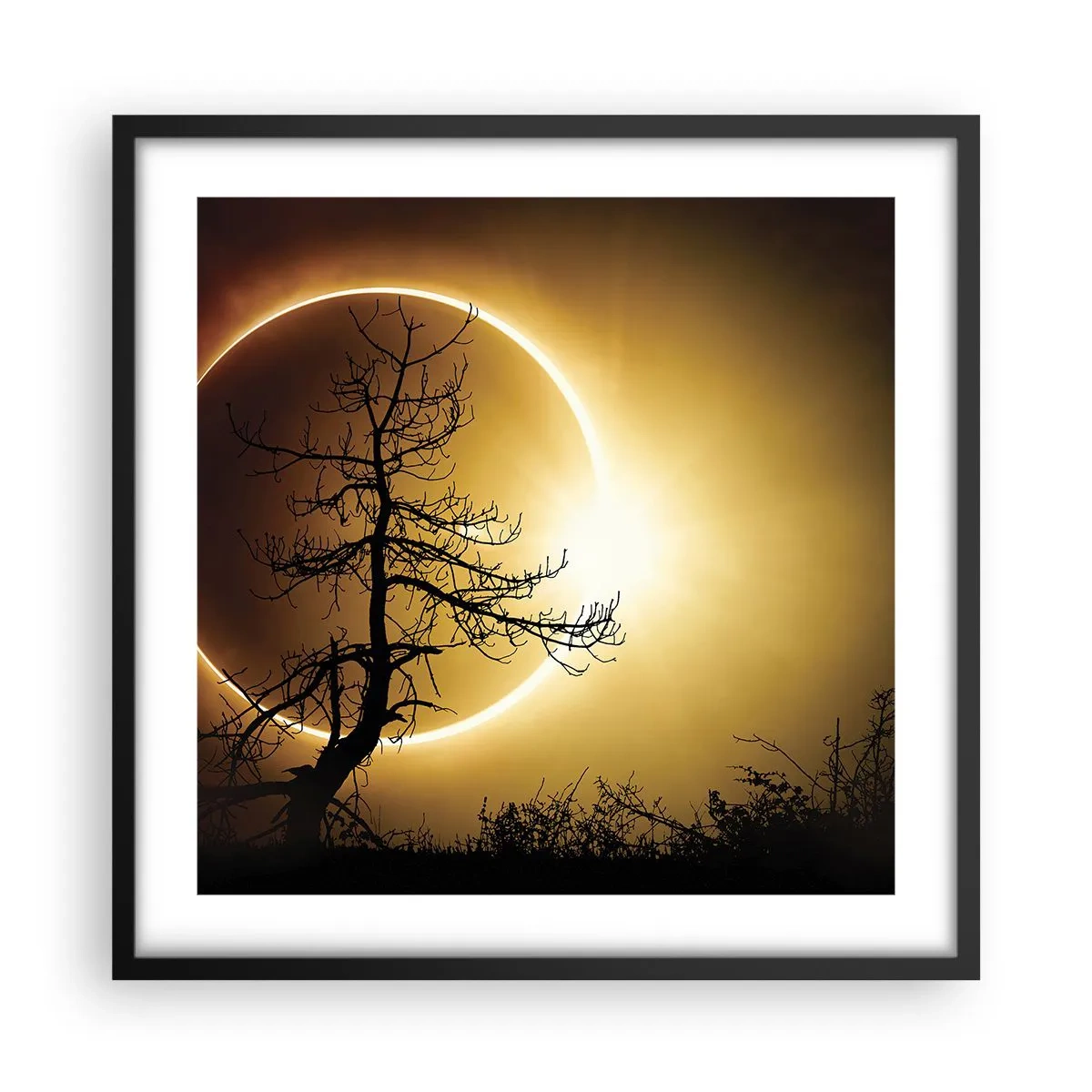Póster en marco negro - Eclipse total - 50x50 cm