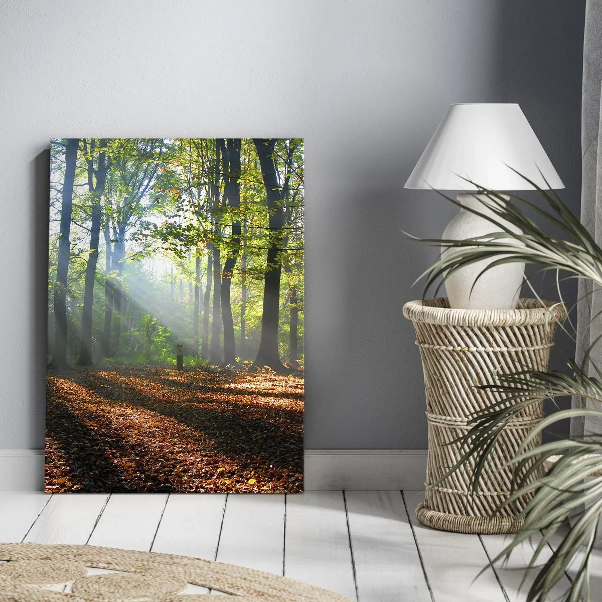 Cuadro sobre lienzo - Impresión de Imagen - Un claro del bosque iluminado por los rayos del sol. - 50x70cm - Resplandores y sombras - Decoración de pared moderna para salón y dormitorio ARTTOR
