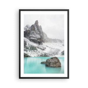 Póster en marco negro - Un lago de montaña con agua turquesa rodeado de picos nevados. - 50x70cm - En guardia - Decoración de pared moderna para salón y dormitorio ARTTOR