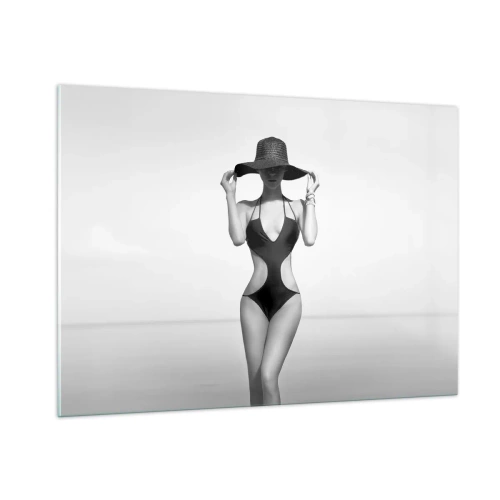 Cuadro sobre vidrio - Impresiones sobre Vidrio - Una mujer en traje de baño negro y sombrero frente al mar. - 100x70cm - Mi nombre es Elegancia - Decoración de pared moderna para salón y dormitorio ARTTOR