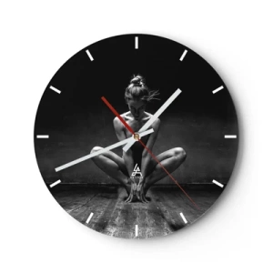 Reloj de pared - Reloj de vidrio - Retrato en blanco y negro de una bailarina en una pose dinámica. - 30x30cm - Concentración de energía del baile - Decoración de pared moderna para salón, cocina y dormitorio ARTTOR