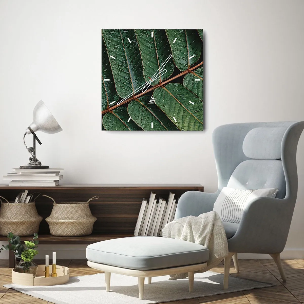 Reloj de pared - Reloj de vidrio - Fotografía macro de hojas verdes con gotas de rocío. - 30x30cm - En un ritmo verde - Decoración de pared moderna para salón y dormitorio ARTTOR