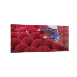 Cuadro sobre vidrio - Impresiones sobre Vidrio - Una mujer con un sombrero tradicional entre varillas de incienso rojo. - 120x50cm - En un campo de arroz - Decoración de pared moderna para salón y dormitorio ARTTOR