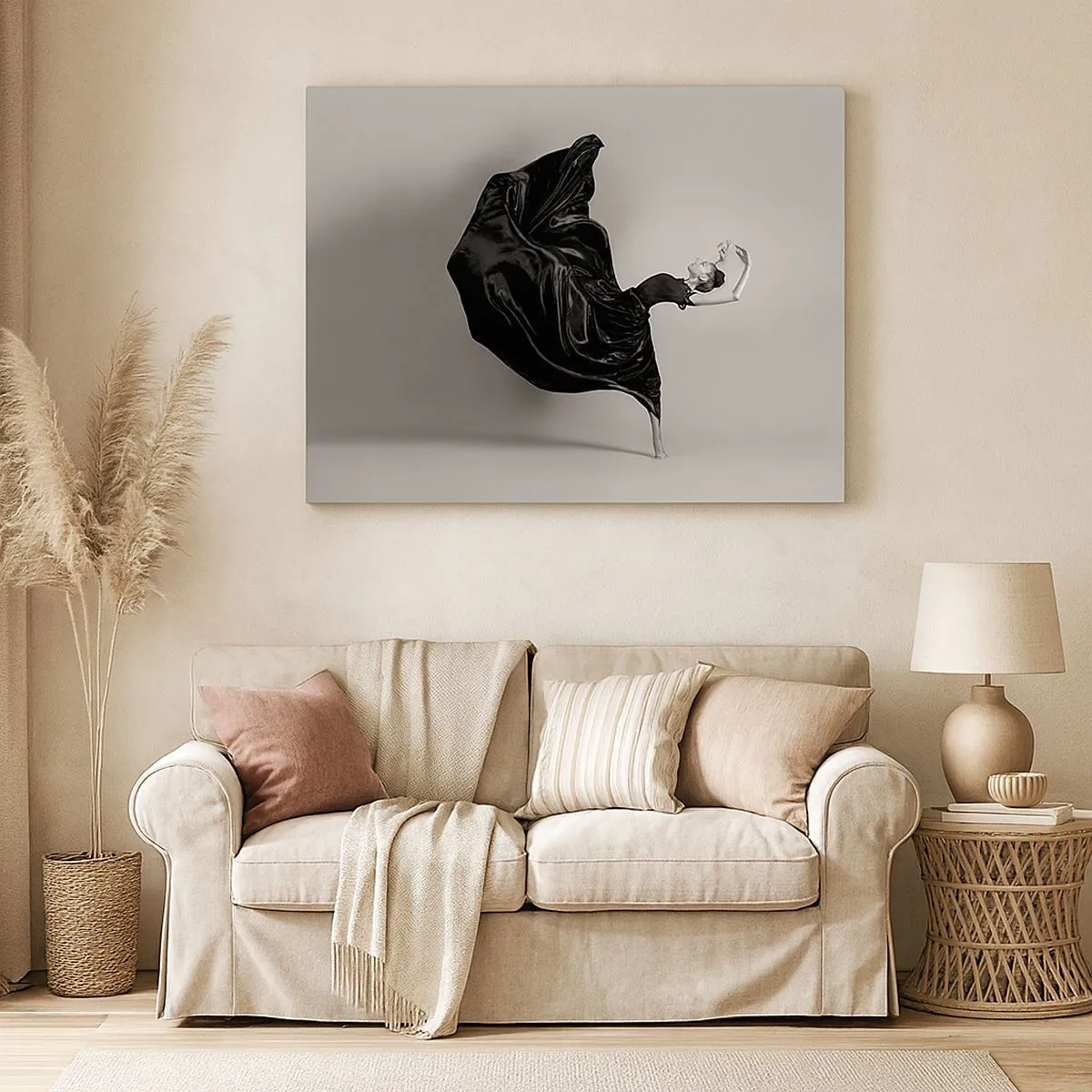 Cuadro sobre lienzo - Impresión de Imagen - Una elegante bailarina con un vestido negro en movimiento. - 70x50cm - La música da alas - Decoración de pared moderna para salón y dormitorio ARTTOR