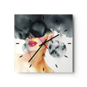 Reloj de pared - Reloj de vidrio - Una mujer con gafas elegantes y pendientes grandes. - 30x30cm - El secreto de la elegancia - Decoración de pared moderna para salón y dormitorio ARTTOR