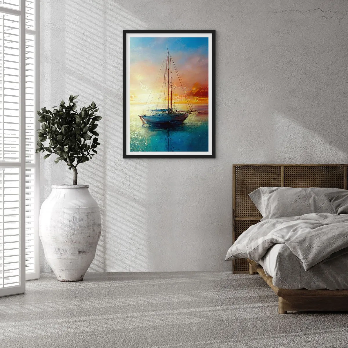 Póster en marco negro - Un yate en un mar tranquilo al atardecer. - 50x70cm - En una bahía dorada - Decoración de pared moderna para salón y dormitorio ARTTOR