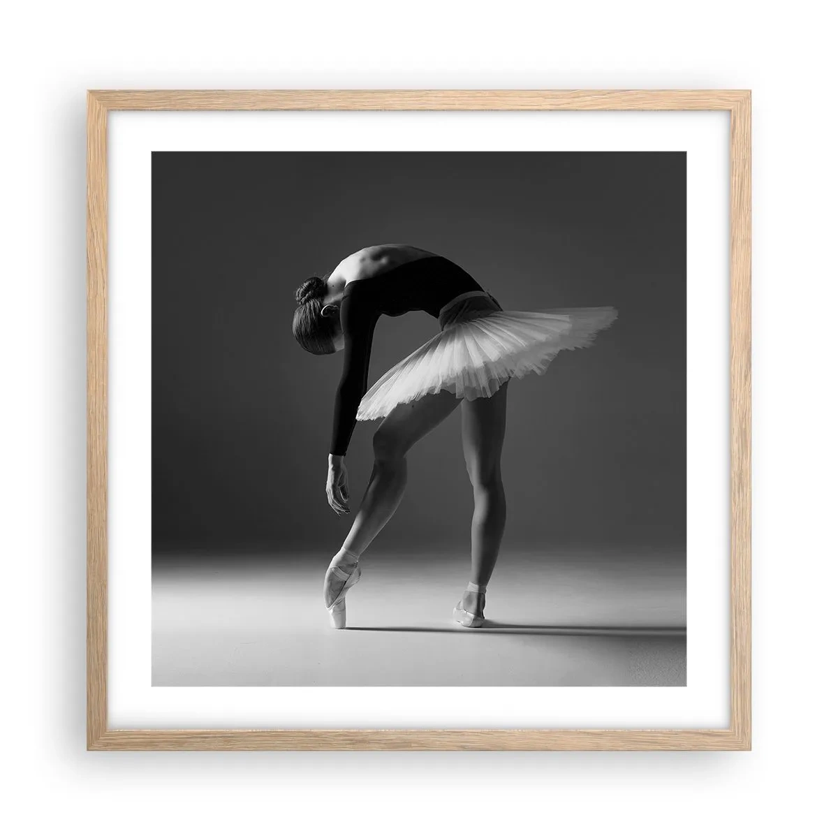 Póster en marco roble claro - Bella bailarina - 50x50 cm
