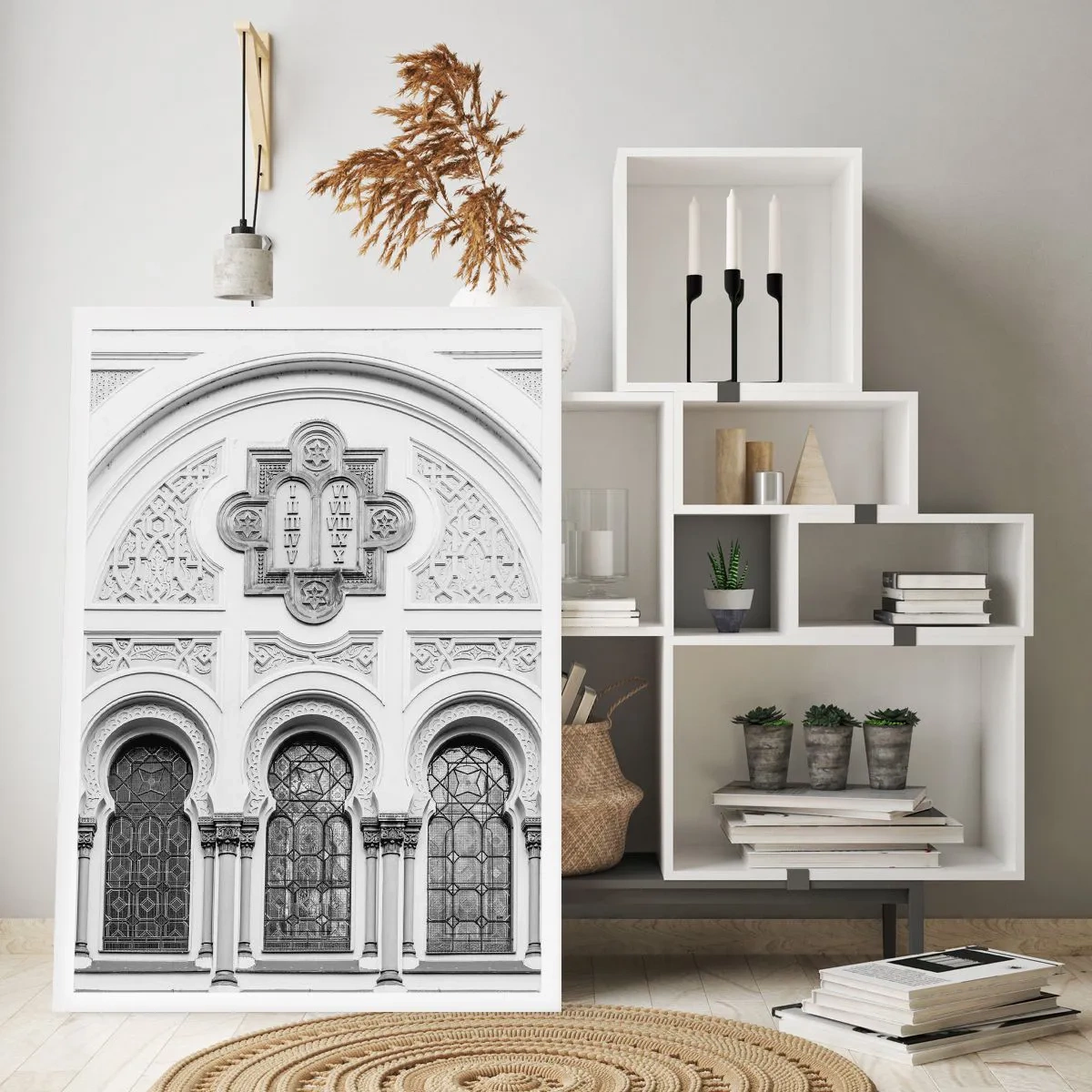 Póster - Detalle arquitectónico de estilo neogótico, en blanco y negro. - 50x70cm - En la frontera de las culturas - Decoración de pared moderna para salón y dormitorio ARTTOR