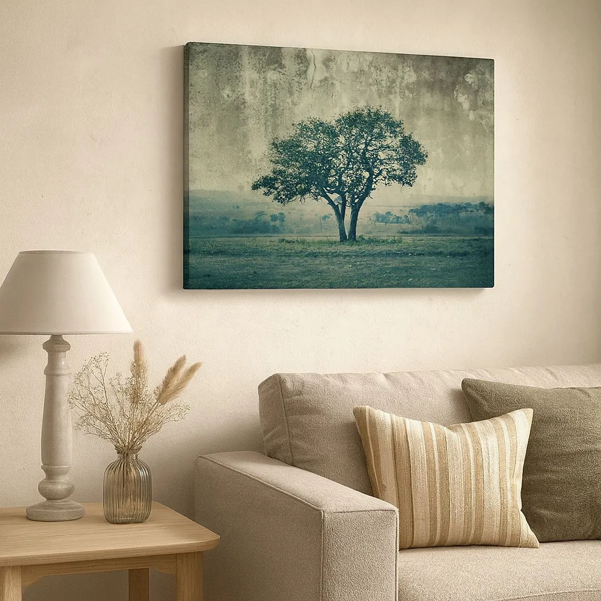 Cuadro sobre lienzo - Impresión de Imagen - Un árbol solitario contra un paisaje brumoso. - 70x50cm - El manzano - Decoración de pared moderna para salón y dormitorio ARTTOR