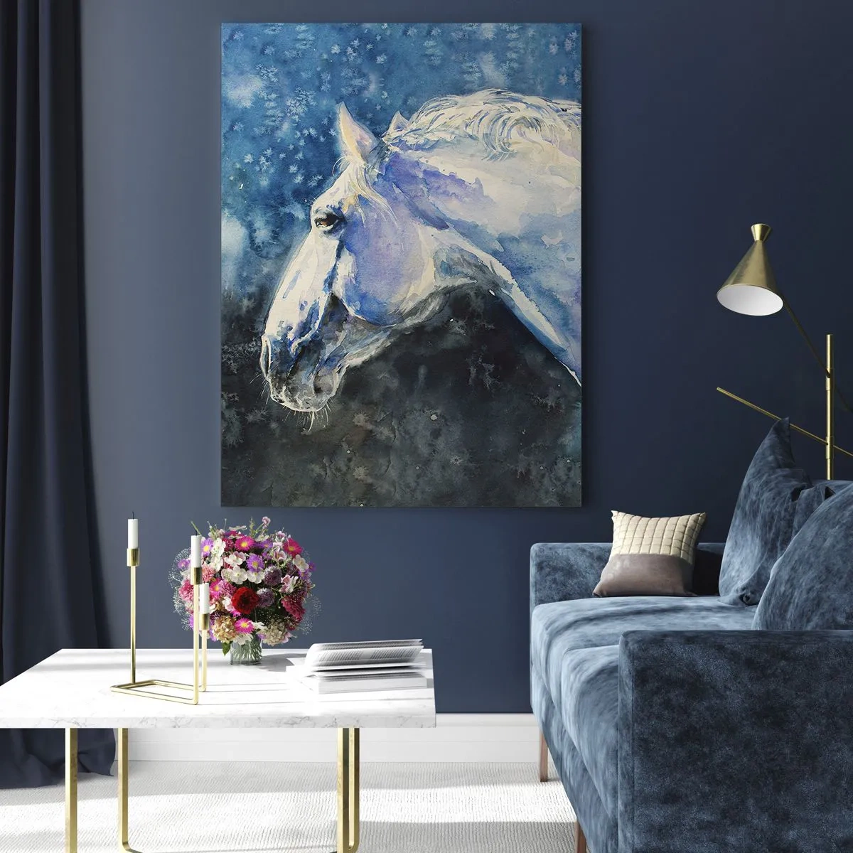 Cuadro sobre vidrio - Impresiones sobre Vidrio - Un retrato de un caballo en tonos azules con un efecto de acuarela pictórica. - 80x120cm - Retrato en un resplandor azul - Decoración de pared moderna para salón y dormitorio ARTTOR