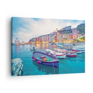 Cuadro sobre lienzo - Impresión de Imagen - Un colorido pueblo costero con barcos en el puerto. - 70x50cm - Una noche colorida en el puerto - Decoración de pared moderna para salón y dormitorio ARTTOR