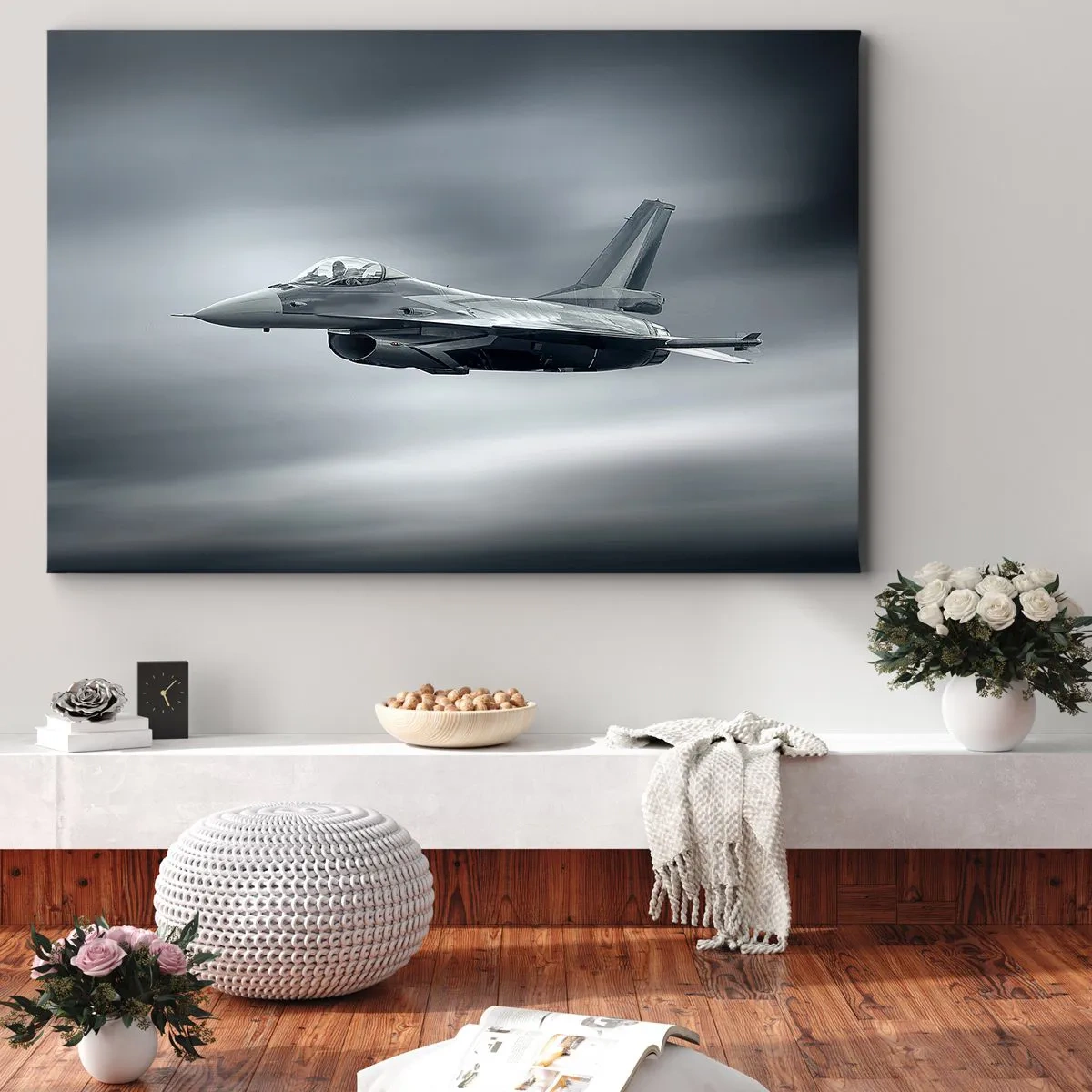 Cuadro sobre lienzo - Impresión de Imagen - Un avión de combate en vuelo contra un cielo nublado. - 70x50cm - ¿Quieres un reto? - Decoración de pared moderna para salón y dormitorio ARTTOR