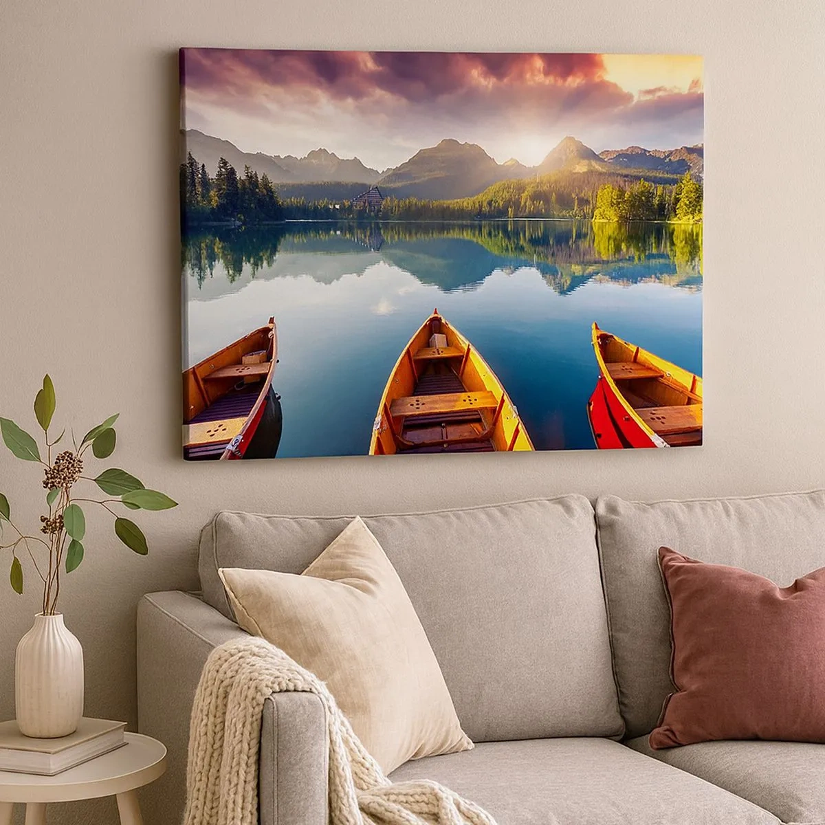 Cuadro sobre lienzo - Impresión de Imagen - Tres barcos de madera con el telón de fondo de un lago de montaña al atardecer - 70x50cm - Frente a la naturaleza - Decoración de pared moderna para salón y dormitorio ARTTOR