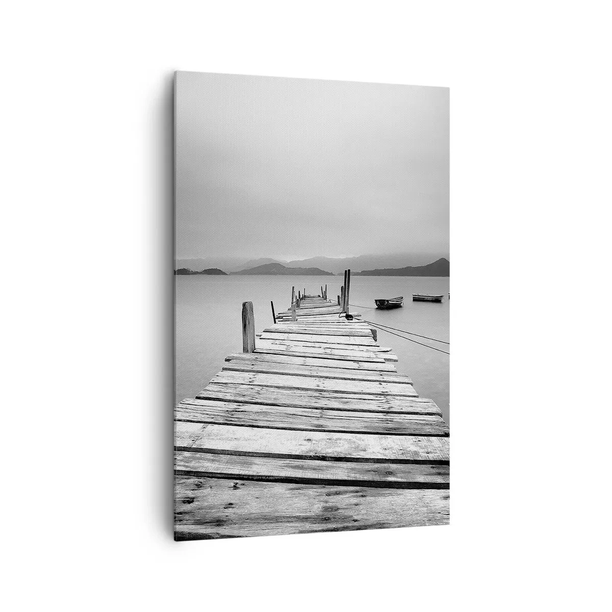 Cuadro sobre lienzo - Impresión de Imagen - Una vista en blanco y negro de un embarcadero de madera y un lago tranquilo. - 80x120cm - Más allá de las montañas, más allá de los mares - Decoración de pared moderna para salón y dormitorio ARTTOR