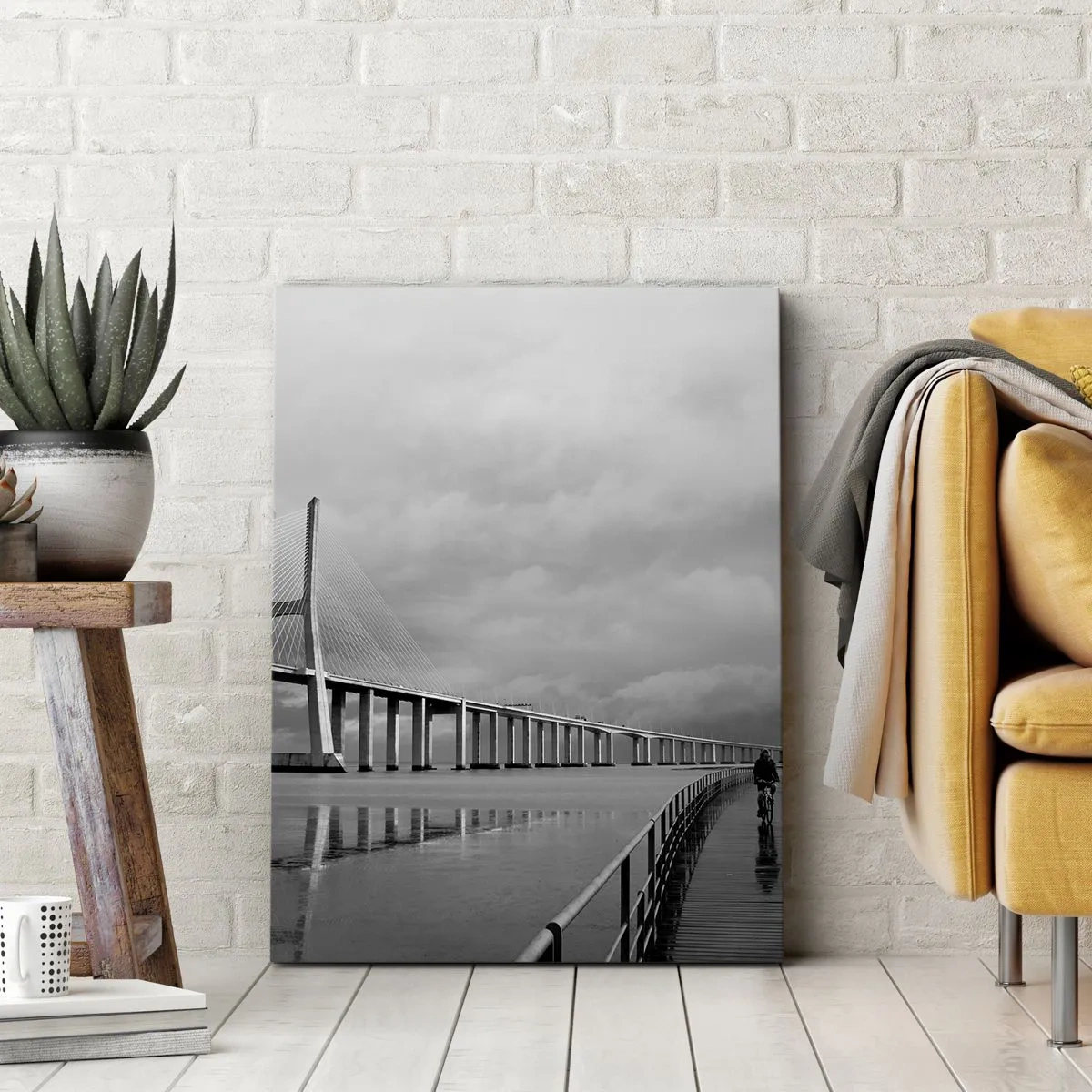 Cuadro sobre lienzo - Impresión de Imagen - Un puente colgante sobre el agua en blanco y negro. - 50x70cm - A cada uno lo suyo - Decoración de pared moderna para salón y dormitorio ARTTOR