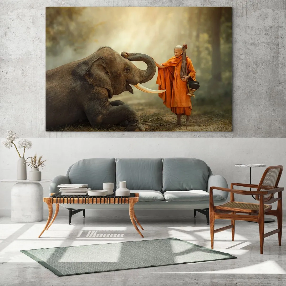 Cuadro sobre vidrio - Impresiones sobre Vidrio - Un monje con túnicas naranjas con un elefante en un entorno natural. - 70x50cm - Un encuentro en un viaje - Decoración de pared moderna para salón y dormitorio ARTTOR
