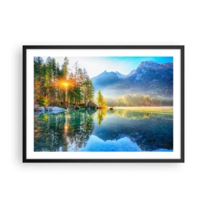 Póster en marco negro - Un lago rodeado de montañas y bosques bajo los rayos del sol. - 70x50cm - Majestuosidad y dulzura - Decoración de pared moderna para salón y dormitorio ARTTOR