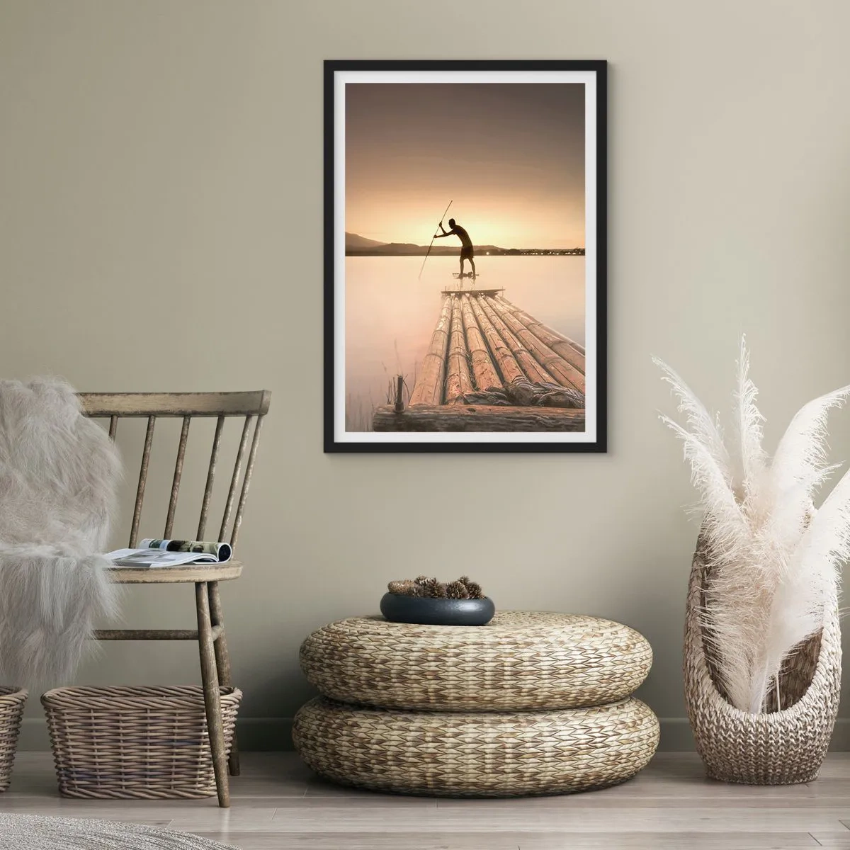 Póster en marco negro - Una figura en una balsa de bambú al atardecer. - 50x70cm - Antes del descanso - Decoración de pared moderna para salón y dormitorio ARTTOR